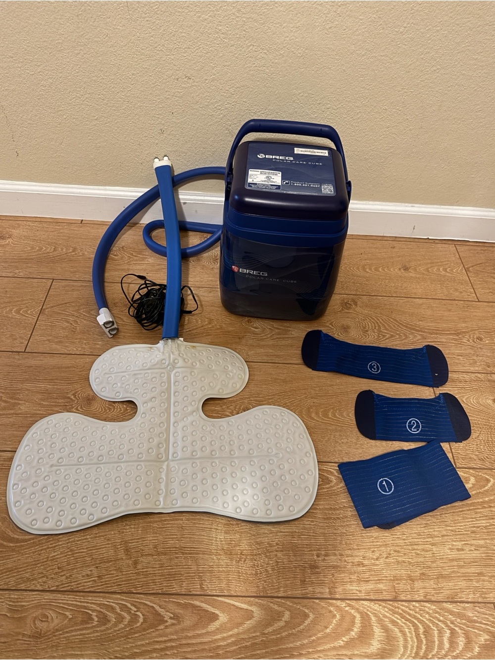 Breg Cold & Compression Therapy Unit in Navy Blue - Picture 2 of 8